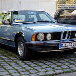 Blue BMW E23 7-Series