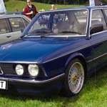 Blue BMW E28 5-Series D642GHT